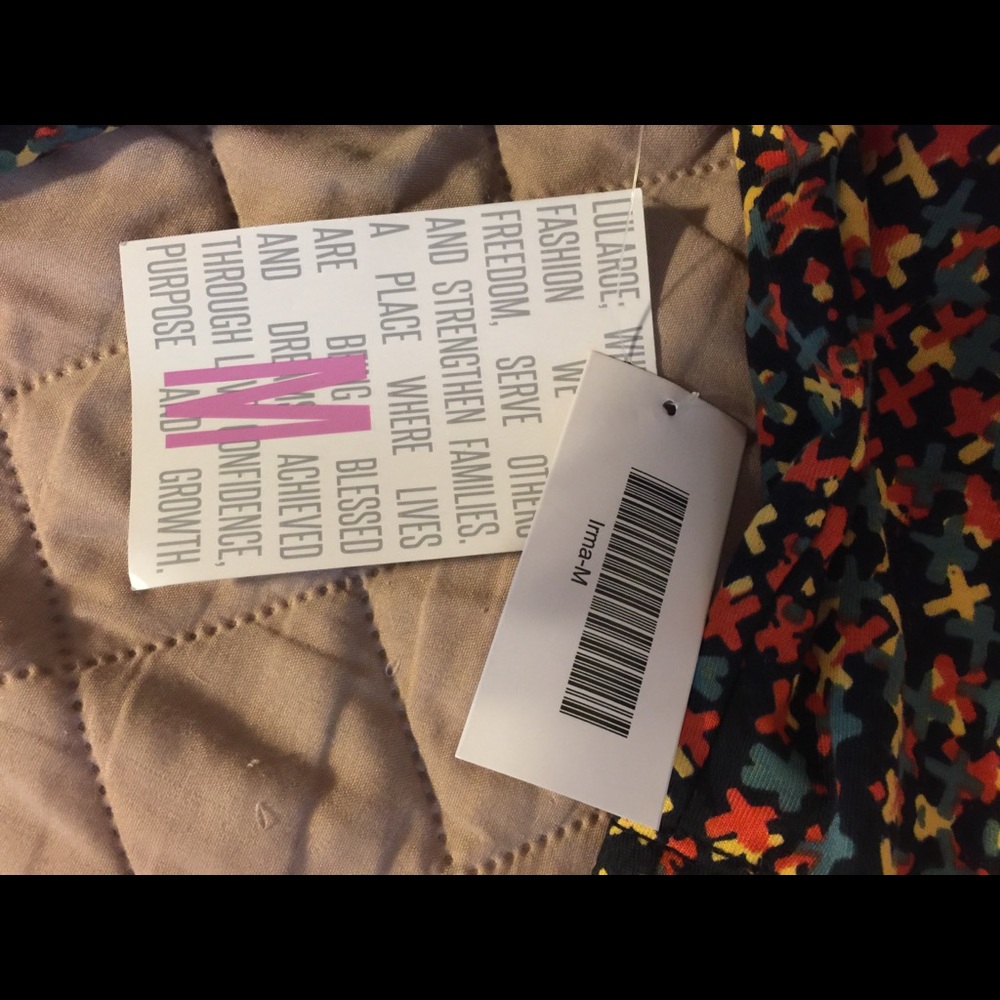 LuLaRoe top - Picture 3 of 3
